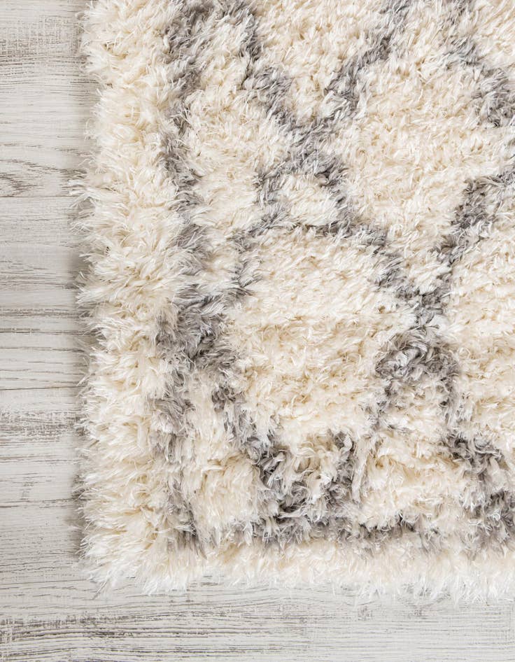Detail image of  2' 7 x 10' Infinity Shag Runner Rug