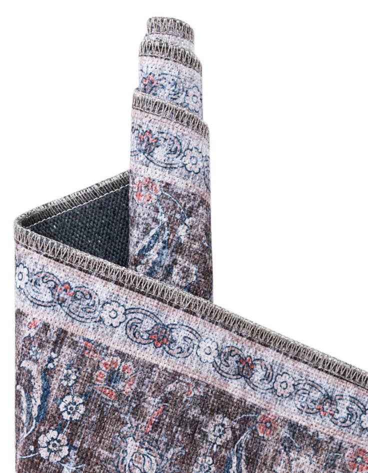 Detail image of  3' 3 x 5' 3 Yara Rug