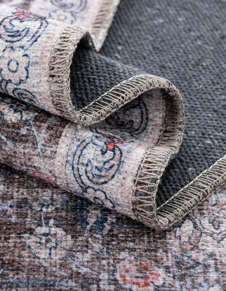 Detail image of  2' x 5' Yara Runner Rug