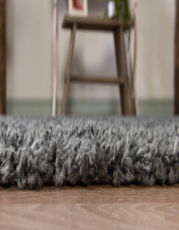 Detail image of  7' 10 x 10' Zermatt Shag Oval Rug