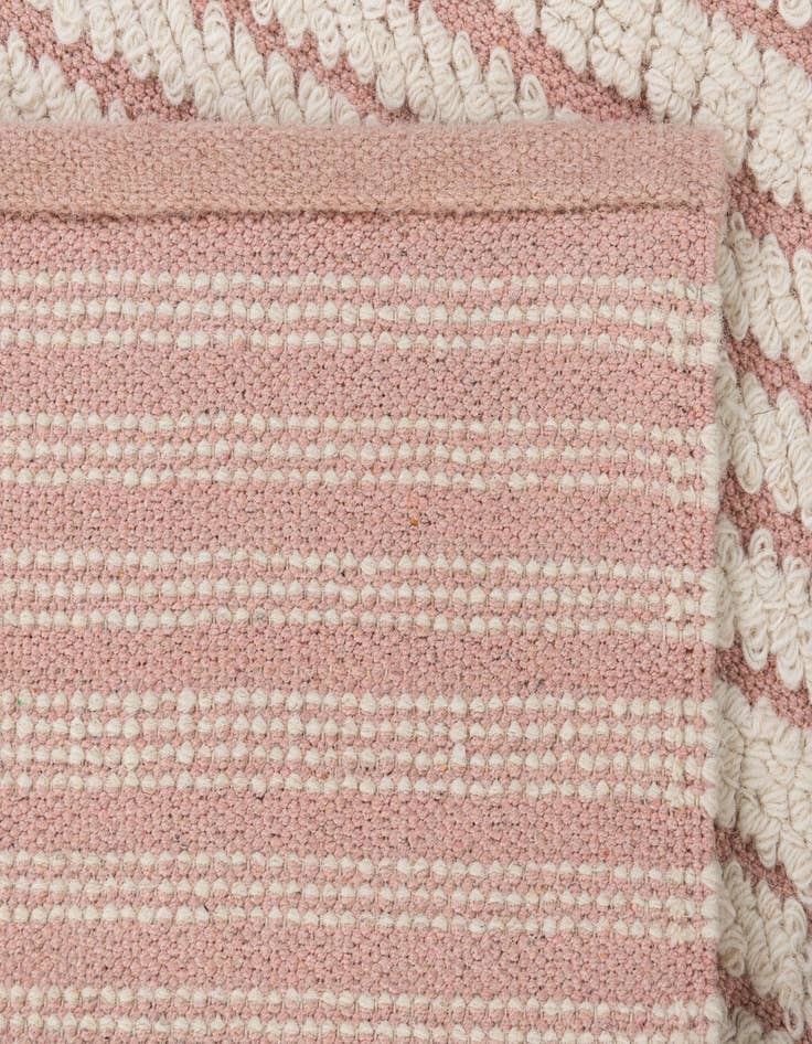 Detail image of 2' x 3' 3 Hand Woven Seaside Pearl Jute Rug