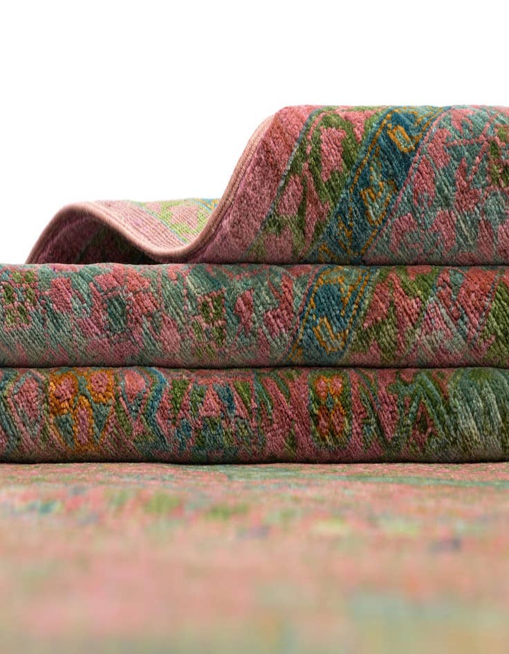 Detail image of  6' 6 x 9' 5 Amina Wool Rug