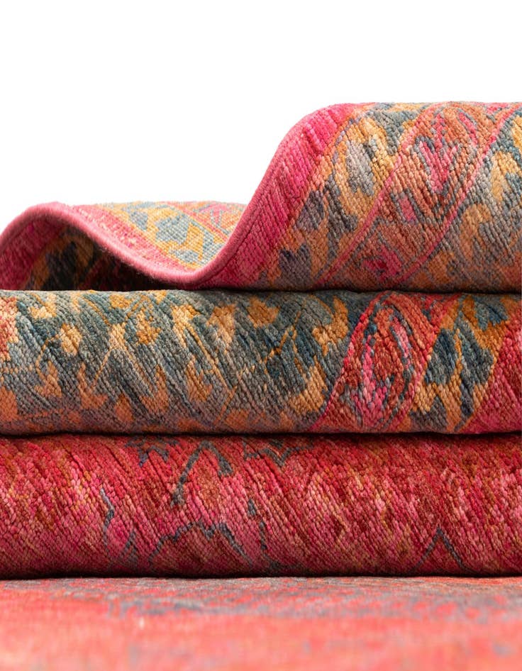 Detail image of  6' 8 x 9' 9 Amina Rug