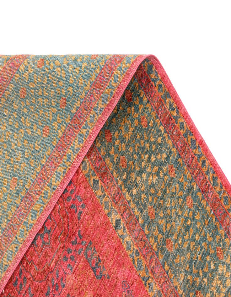 Detail image of  6' 8 x 9' 9 Amina Rug