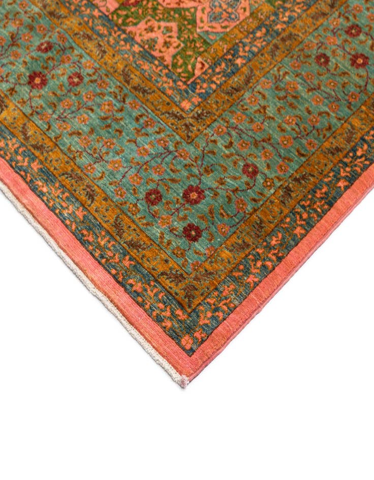 Detail image of  6' 8 x 9' 10 Amina Wool Rug