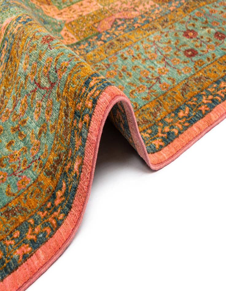 Detail image of  6' 8 x 9' 10 Amina Wool Rug