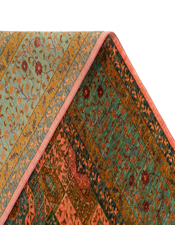 Detail image of  6' 8 x 9' 10 Amina Wool Rug