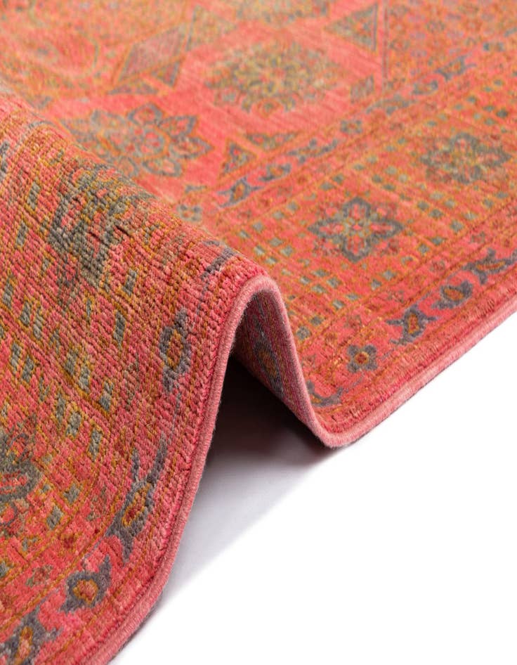 Detail image of  5' 5 x 7' 10 Amina Rug