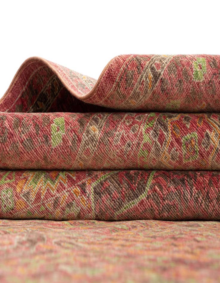 Detail image of  5' 5 x 7' 11 Amina Rug