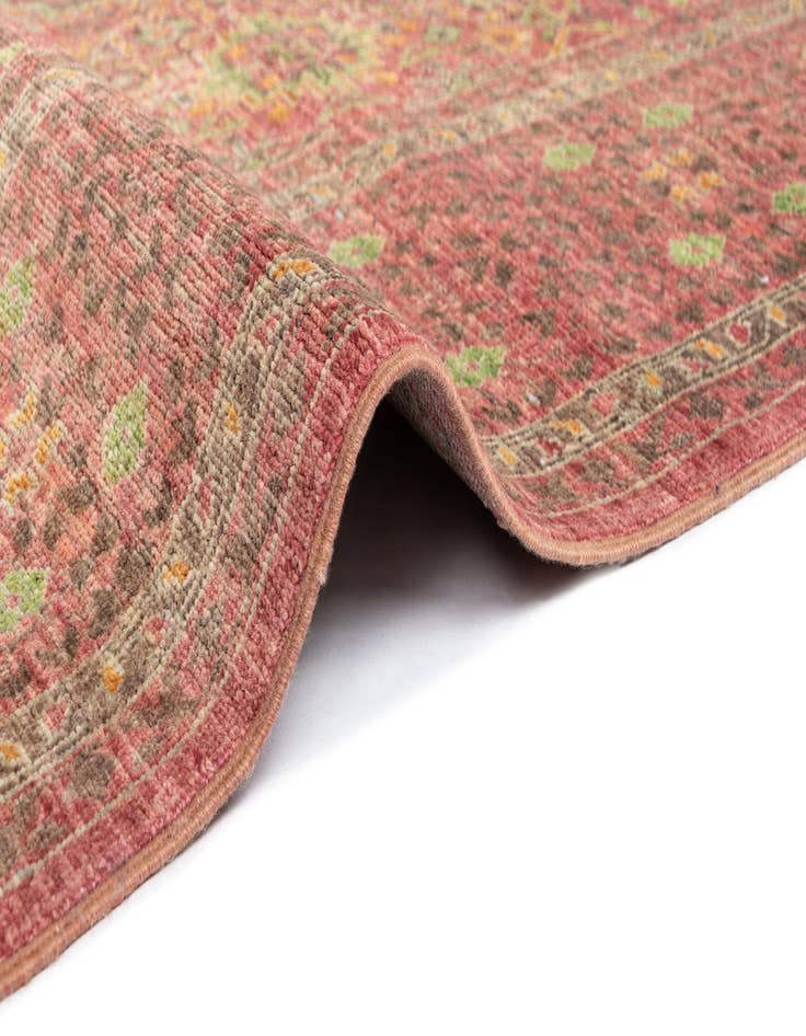 Detail image of  5' 5 x 7' 11 Amina Rug