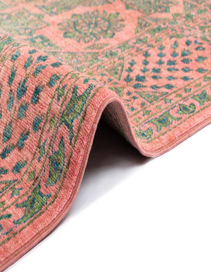 Detail image of  5' 7 x 8' 3 Amina Rug