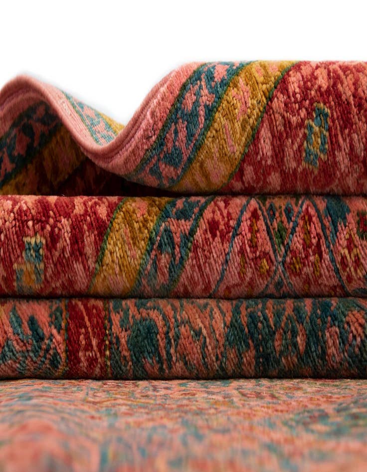 Detail image of  4' 10 x 6' 6 Amina Rug