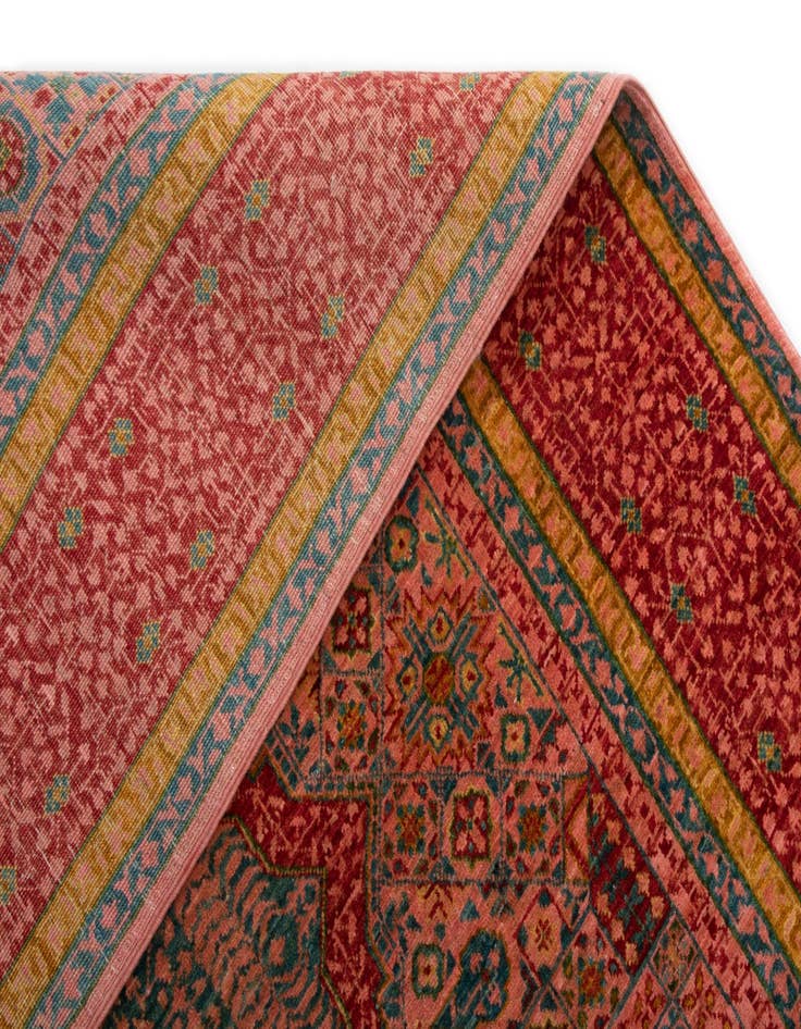 Detail image of  4' 10 x 6' 6 Amina Rug