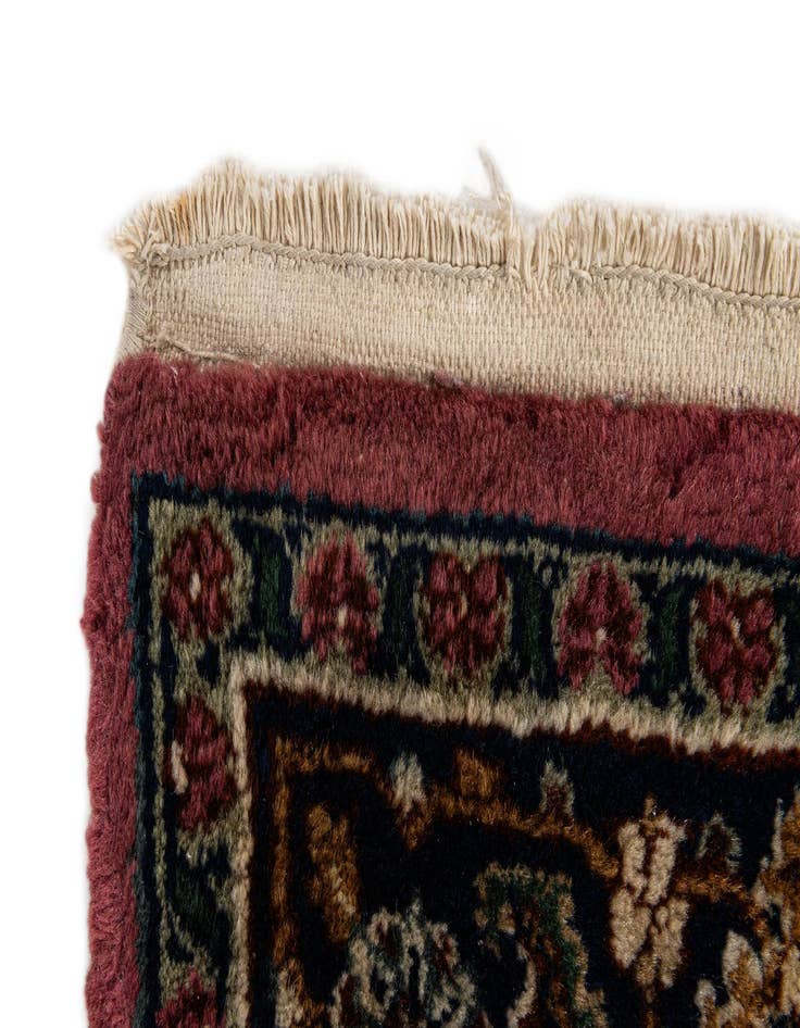 Detail image of  2' 11 x 5' 6  Hand Knotted Bidjar Wool Rug