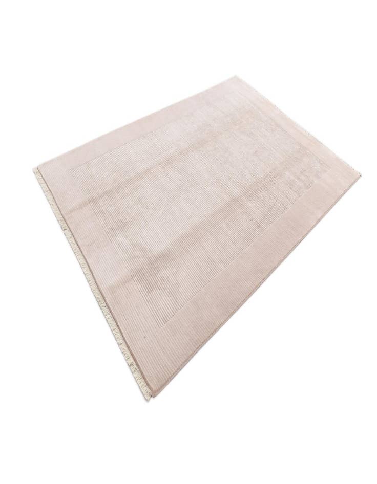 Detail image of  6' 7 x 9' 9  Hand Knotted Darya Wool Rug