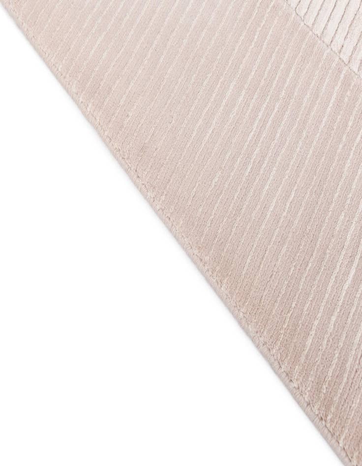 Detail image of  6' 7 x 9' 9  Hand Knotted Darya Wool Rug