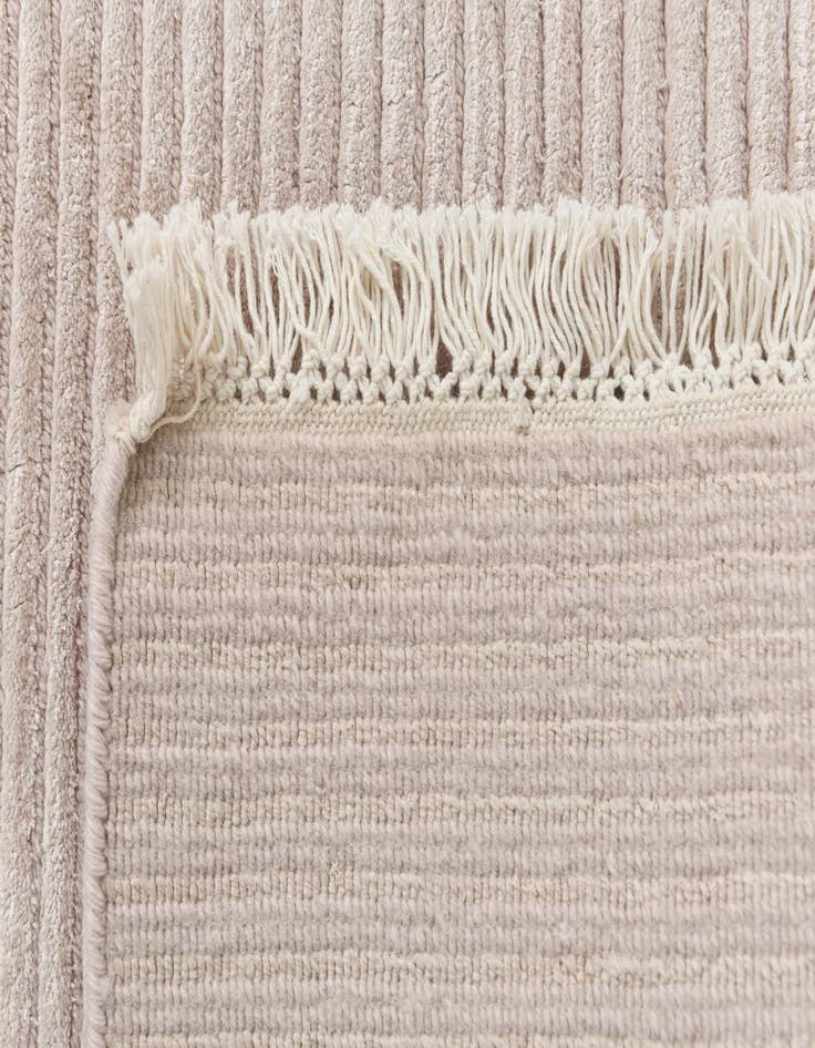 Detail image of  6' 7 x 9' 9  Hand Knotted Darya Wool Rug