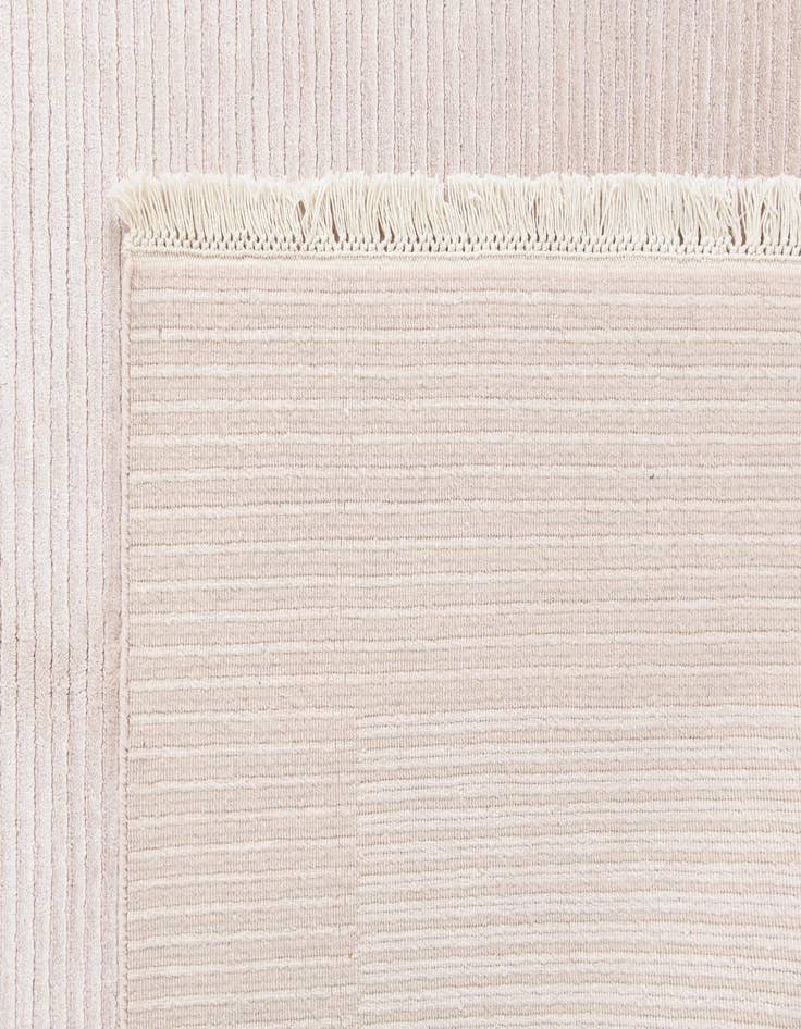 Detail image of  5' 7 x 7' 11 Darya Rug