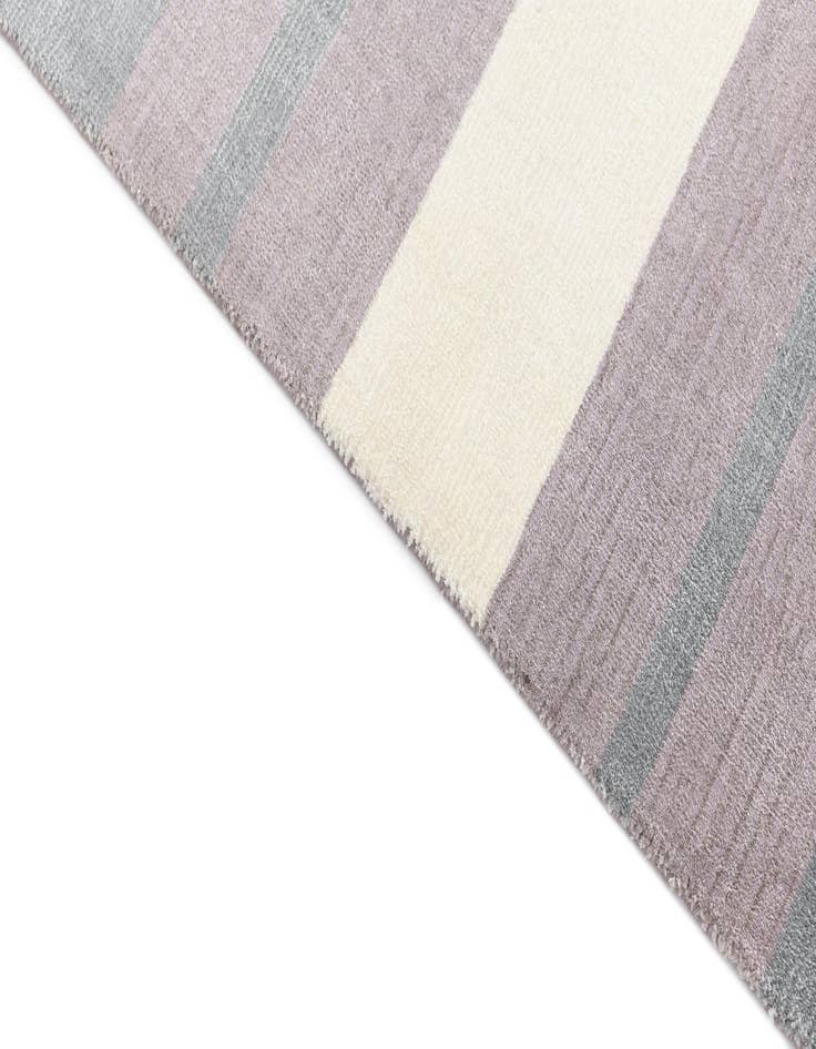 Detail image of  5' 7 x 7' 10 Darya Rug