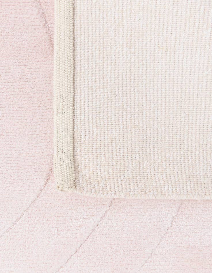 Detail image of  2' 7 x 5'  Hand Knotted Darya Wool Rug