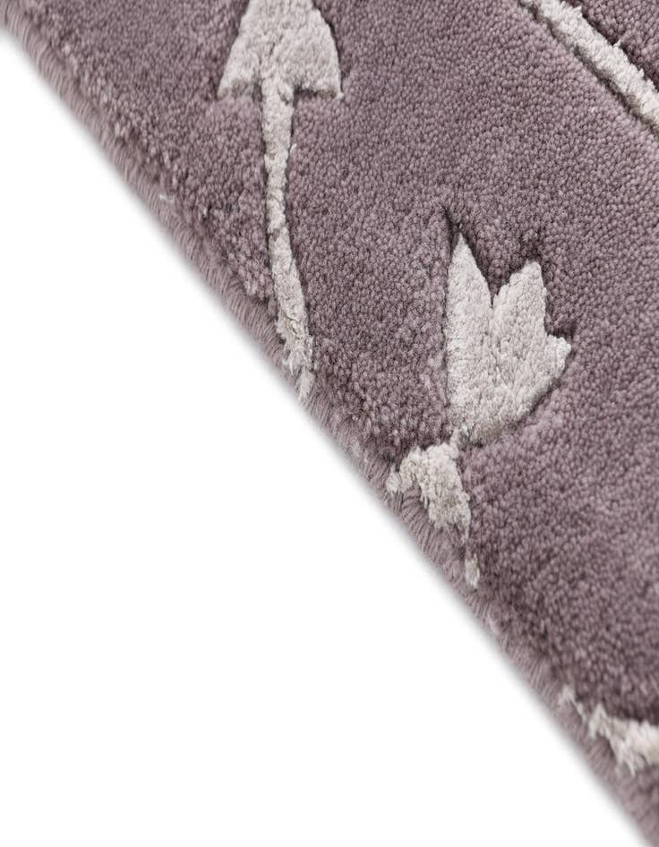 Detail image of  5' 7 x 7' 10 Darya Rug