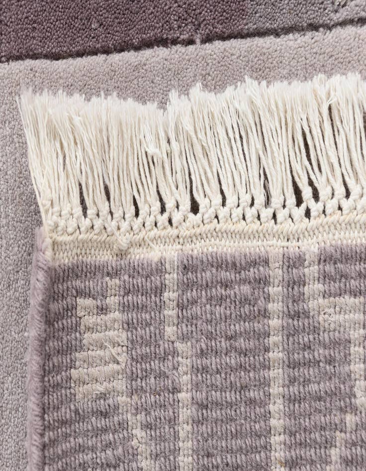 Detail image of  5' 7 x 7' 10 Darya Rug