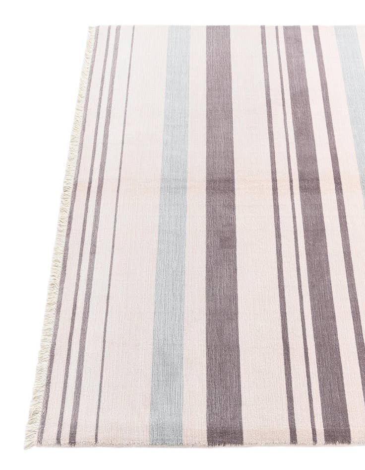 Detail image of  3' 11 x 6' 1 Darya Rug