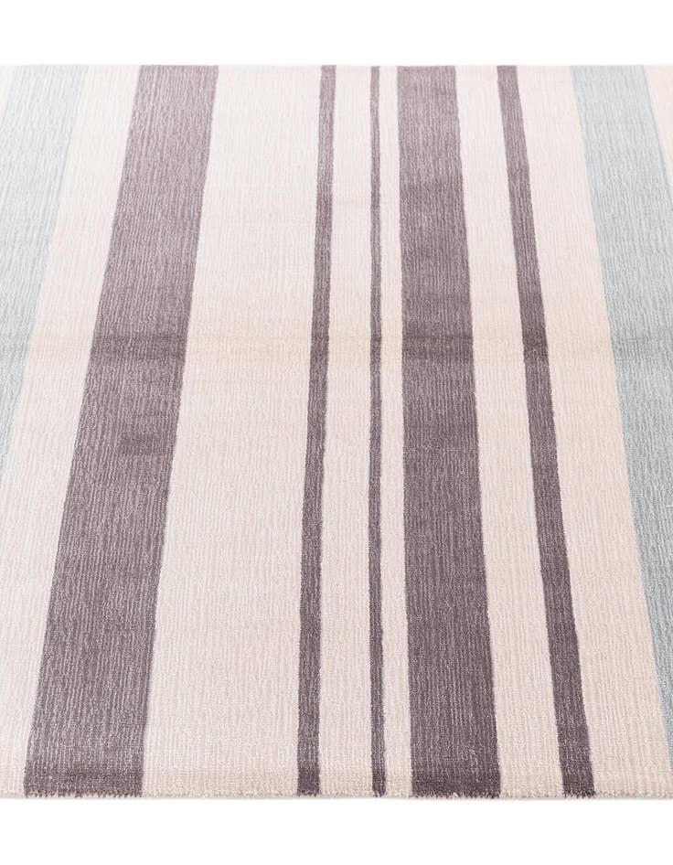 Detail image of  3' 11 x 6' 1 Darya Rug