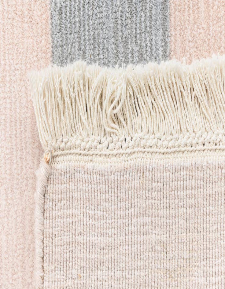 Detail image of  3' 11 x 6' 1 Darya Rug