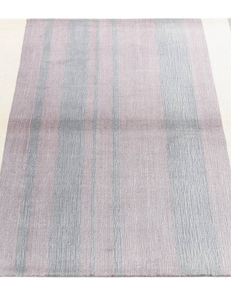 Detail image of  3' 11 x 6' Darya Rug