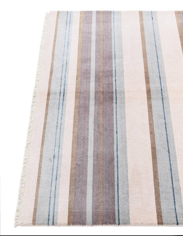 Detail image of  4' x 6' Darya Rug