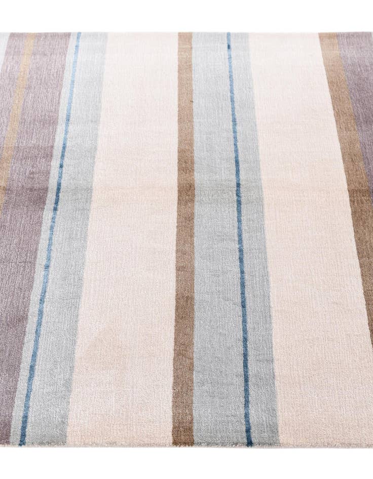 Detail image of  4' x 6' Darya Rug