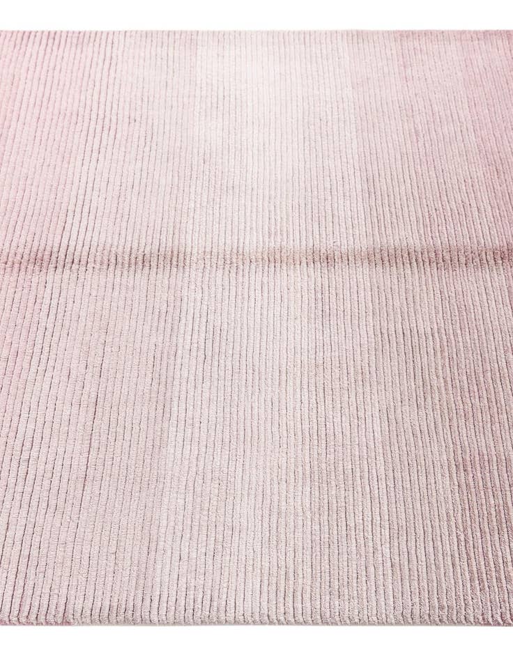 Detail image of  4' x 6' Darya Rug