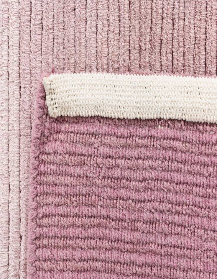 Detail image of  4' x 6' Darya Rug