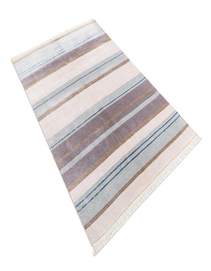 Detail image of  4' x 5' 11 Darya Rug