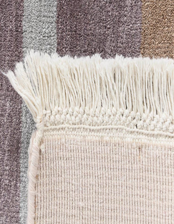 Detail image of  4' x 5' 11 Darya Rug