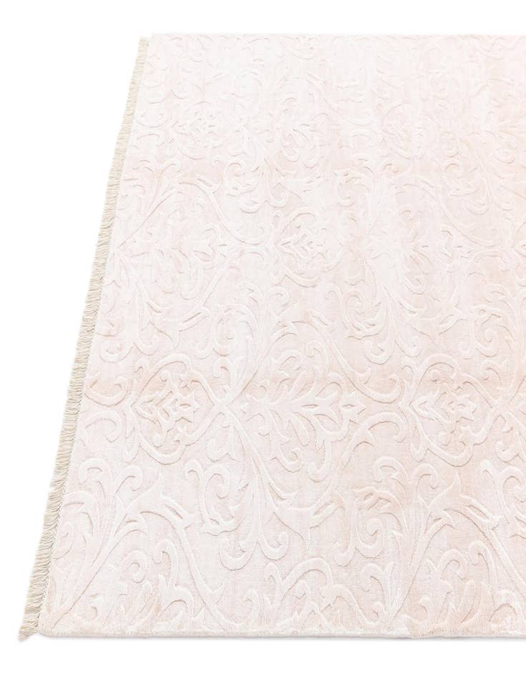 Detail image of  5' 6 x 8' Darya Rug