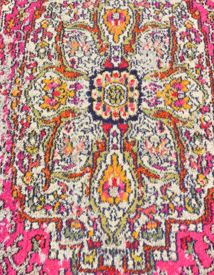 Detail image of  5' 3 x 7' 7 Eden Rug