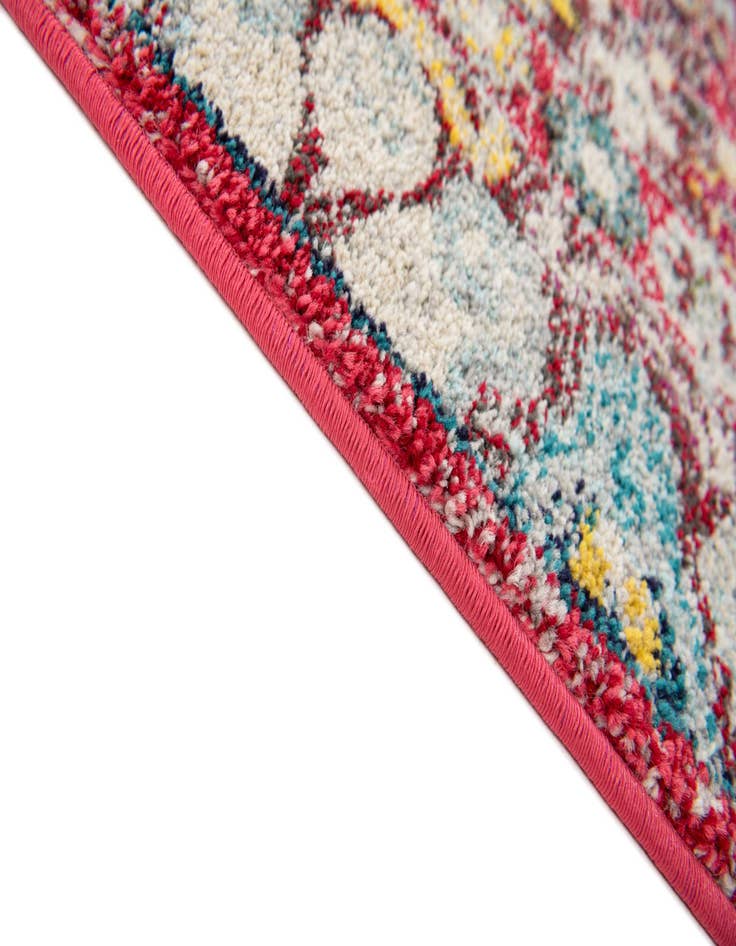 Detail image of  5' 2 x 7' 7 Fleur Rug