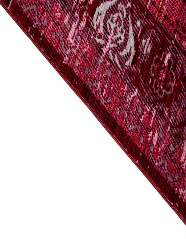 Detail image of  6' 2 x 8' 9 Fleur Rug