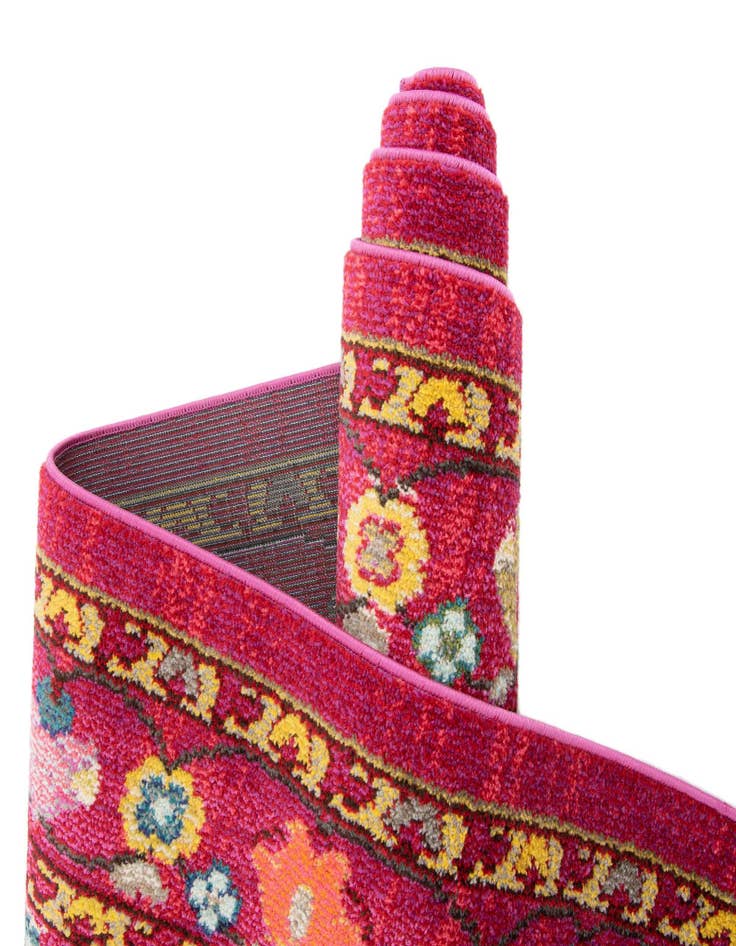 Detail image of  3' 3 x 5' 3  Washable Fleur Rug