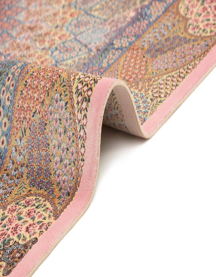 Detail image of  4' 9 x 7' 6 Ghom Design Rug