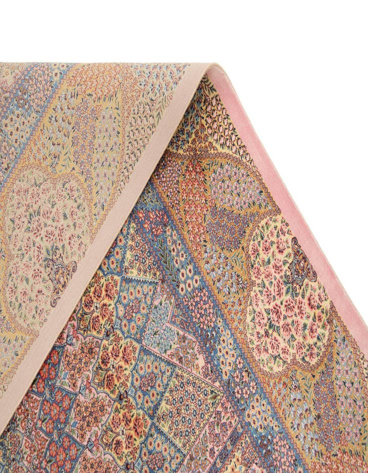 Detail image of  4' 9 x 7' 6 Ghom Design Rug