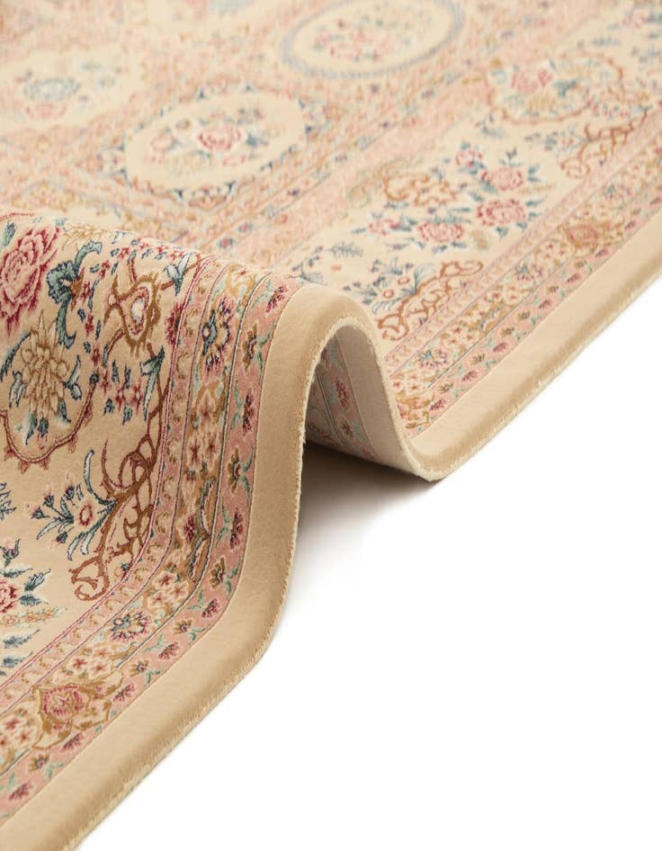 Detail image of  6' 5 x 9' 9 Ghom Design Rug