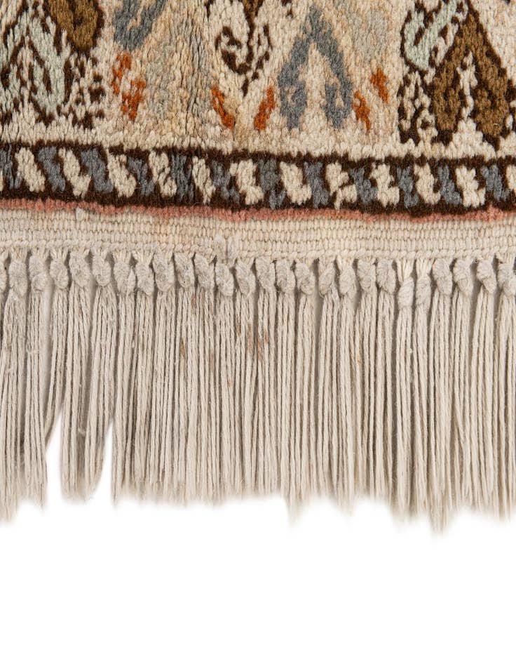 Detail image of  6' 6 x 10' 2  Hand Knotted Heriz Wool Rug