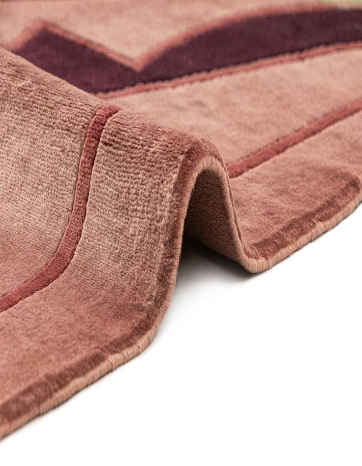 Detail image of  4' 6 x 6' 11 Kafkas Rug