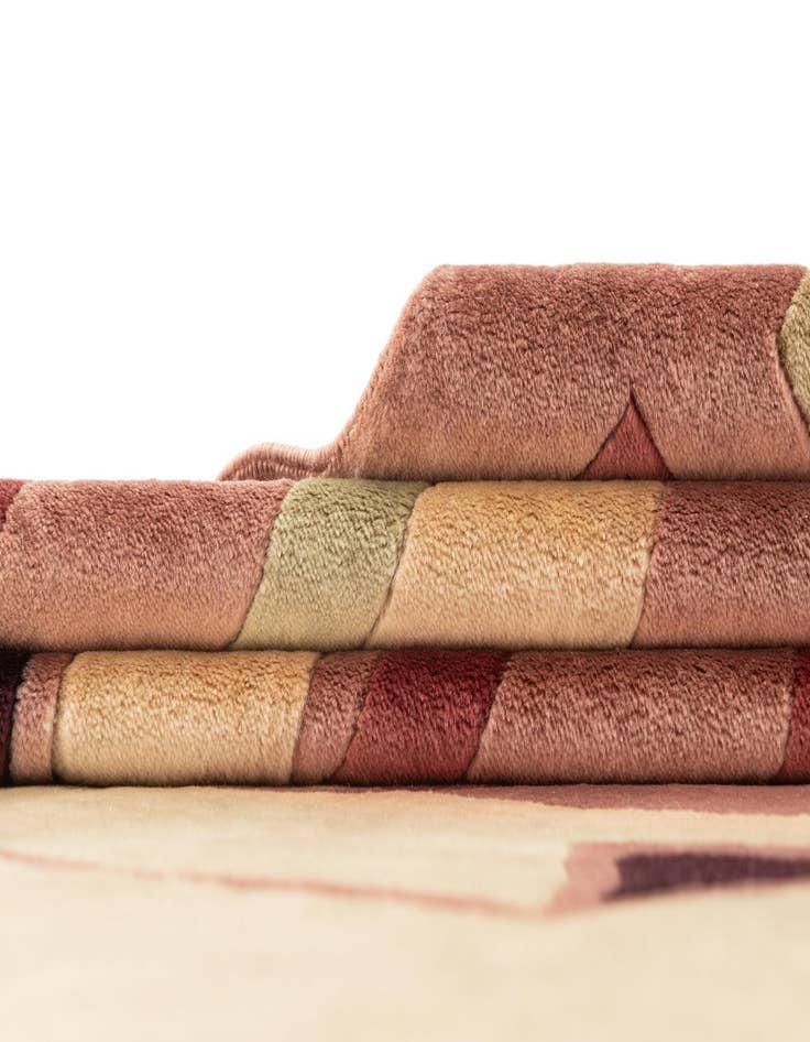 Detail image of  4' 6 x 6' 11 Kafkas Rug