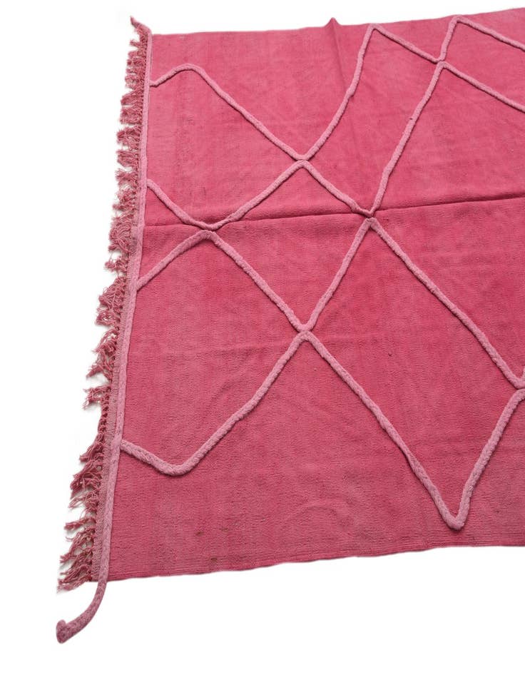 Detail image of  5' 7 x 8'  Hand Woven Kilim Modern Wool Rug