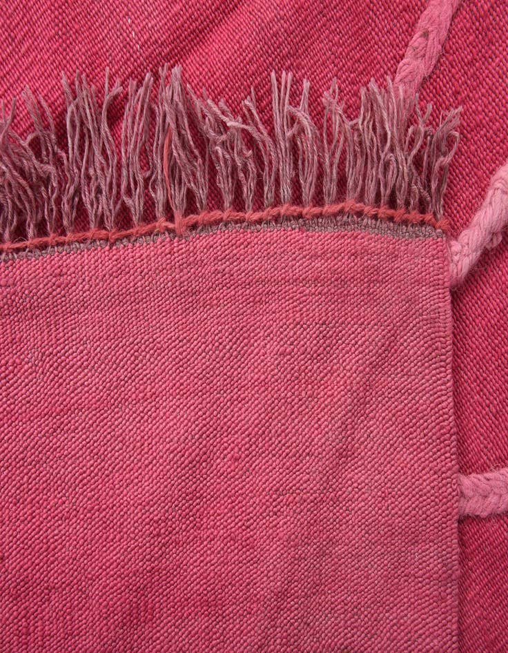 Detail image of  4' x 6'  Hand Woven Kilim Modern Wool Rug