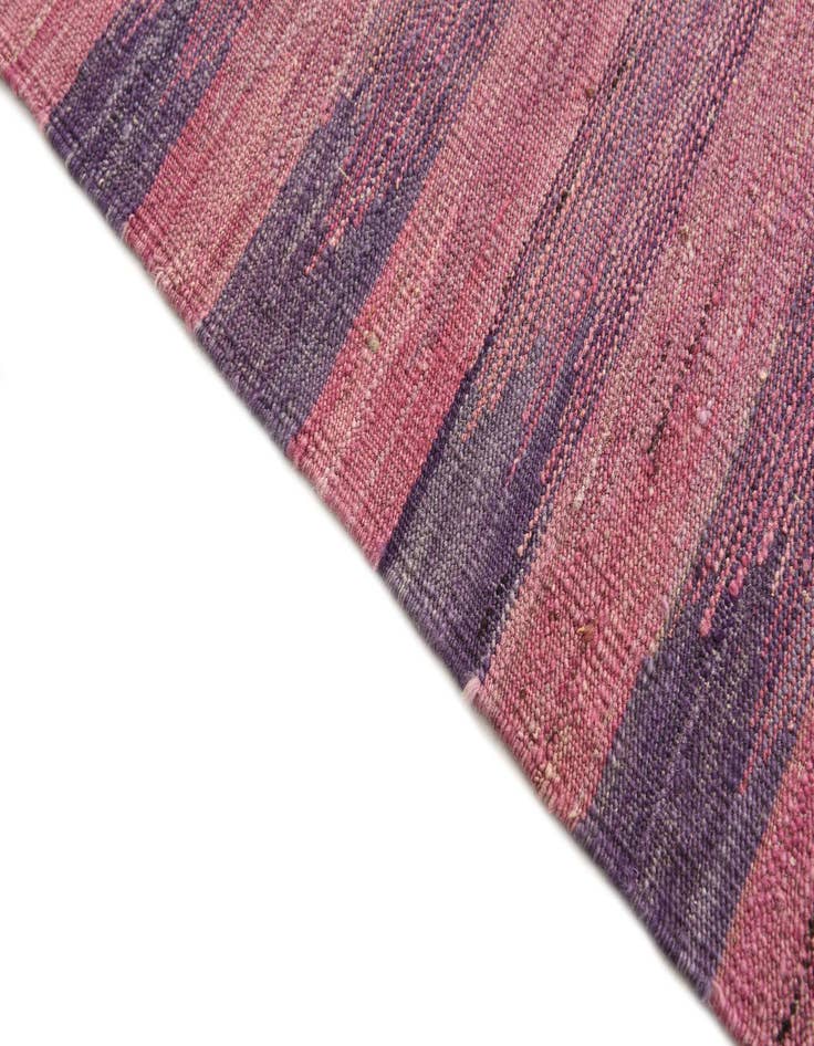 Detail image of  4' 4 x 5' 9  Hand Woven Kilim Modern Wool Rug